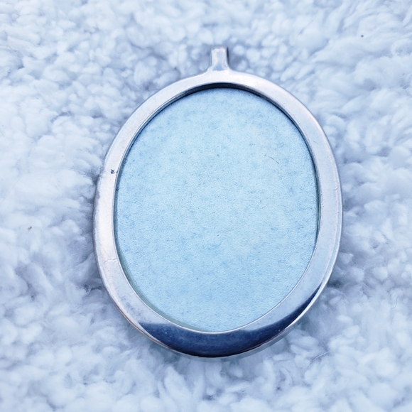 Vintage Porcelain and Glass Floral Cameo Pendant - Picture 3 of 3